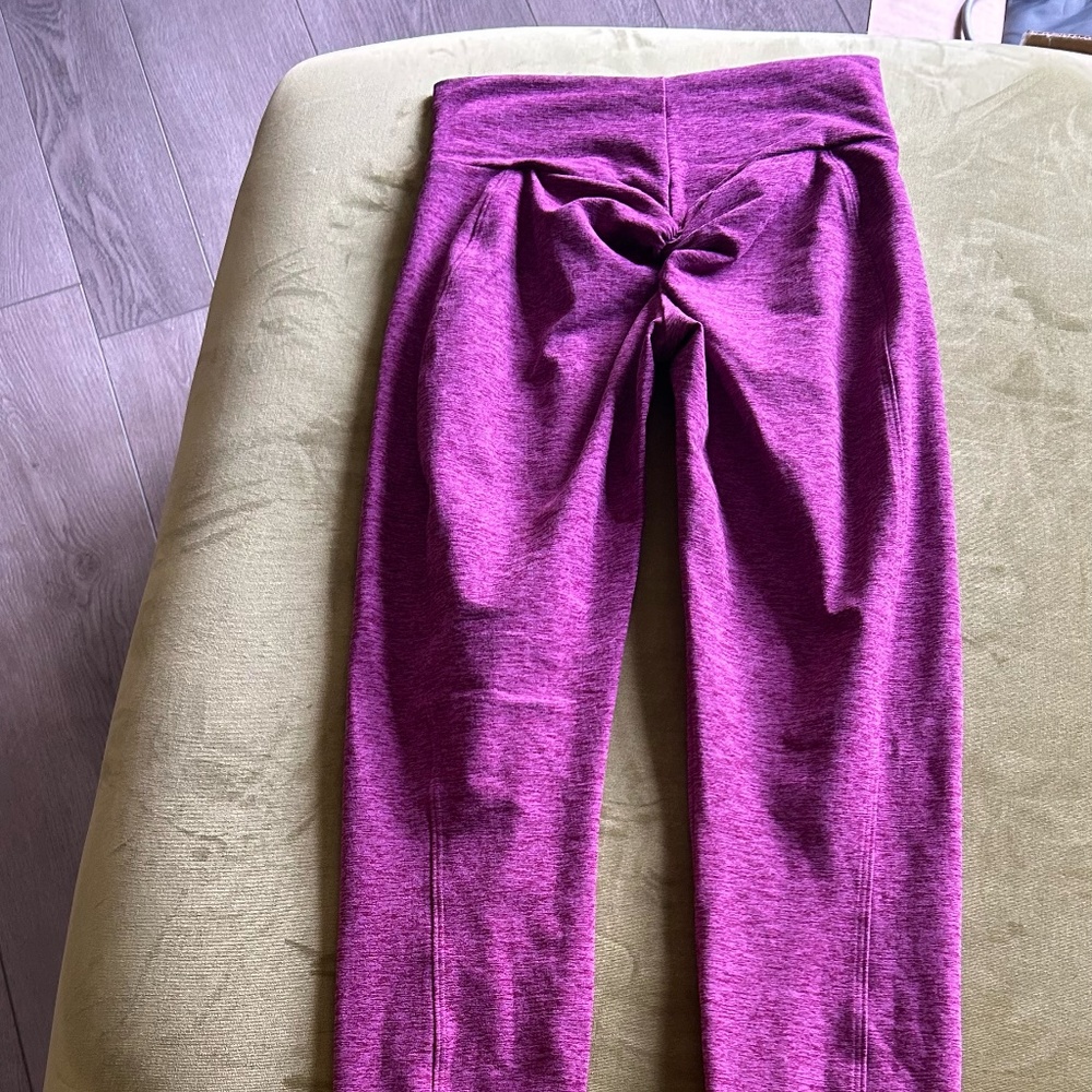 BOMBSHELL SPORTSWEAR Curve Creating Leggings.  Raspberry. Size 1X